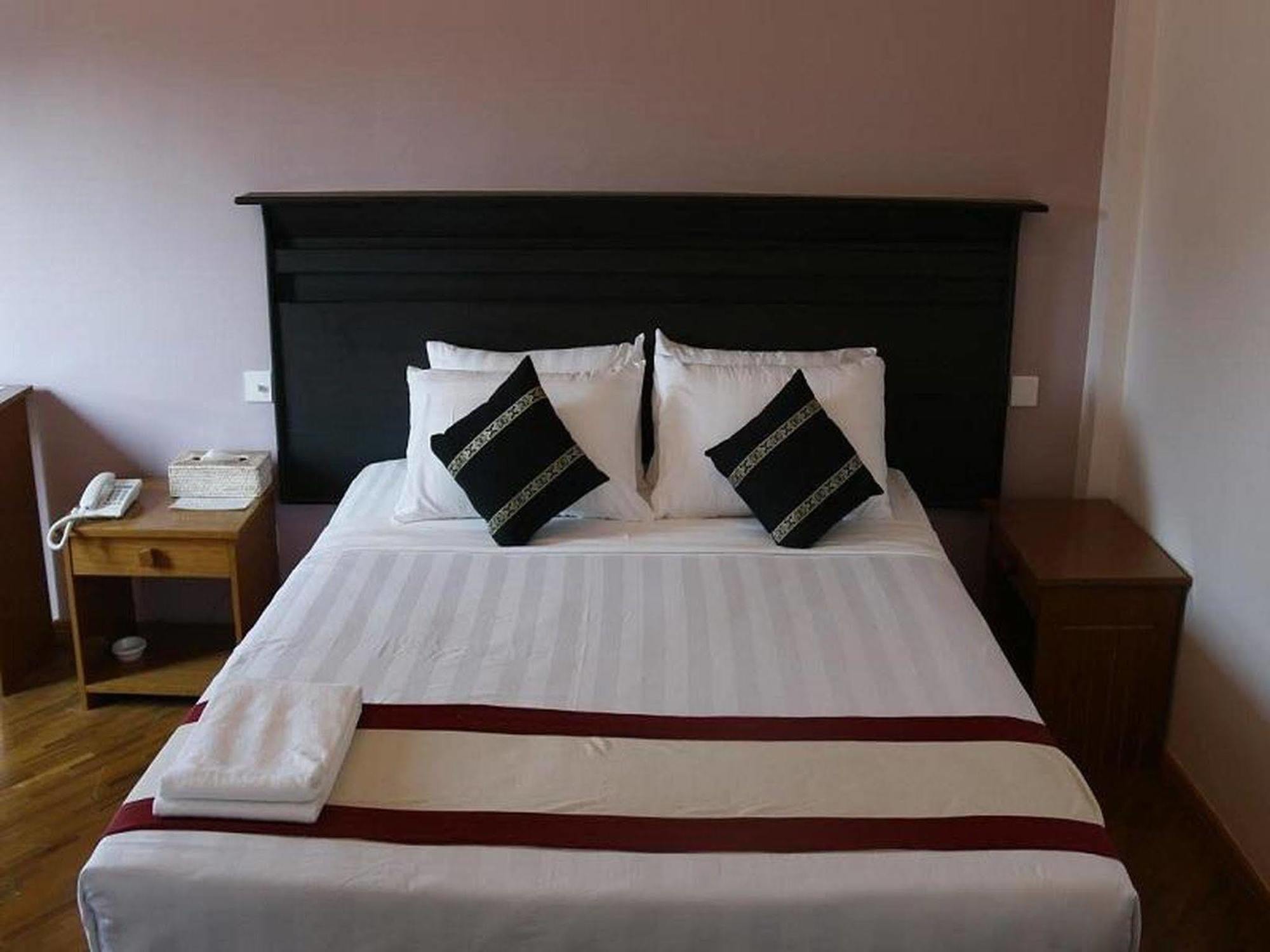 Golden Guest Hotel Dawei Exterior photo